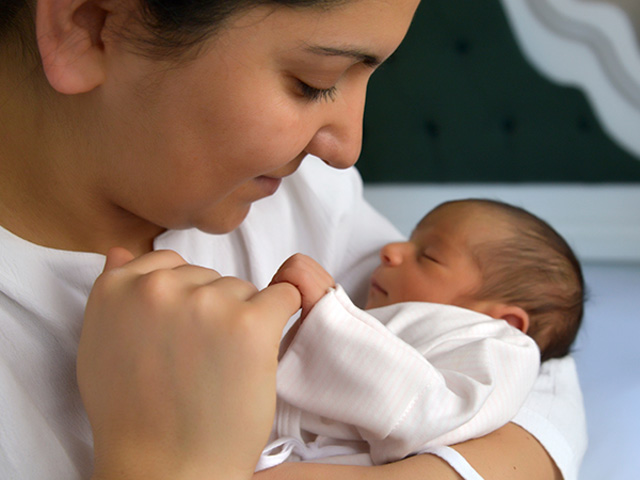 Filipinli Bebek Bakıcısı